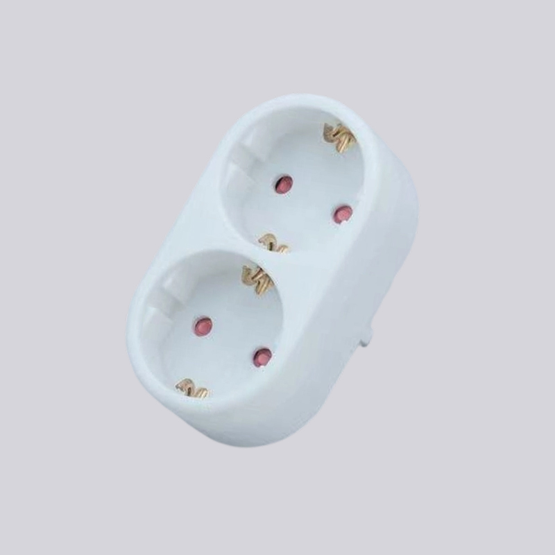 Adaptateur à deux fiches rondes de type allemand G01-02