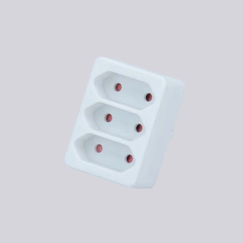 Adaptateur à trois fiches plates G01/3